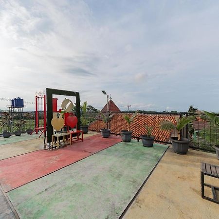 Reddoorz Resort Syariah @ Jaya Tirta Abadi Purwakarta Buitenkant foto